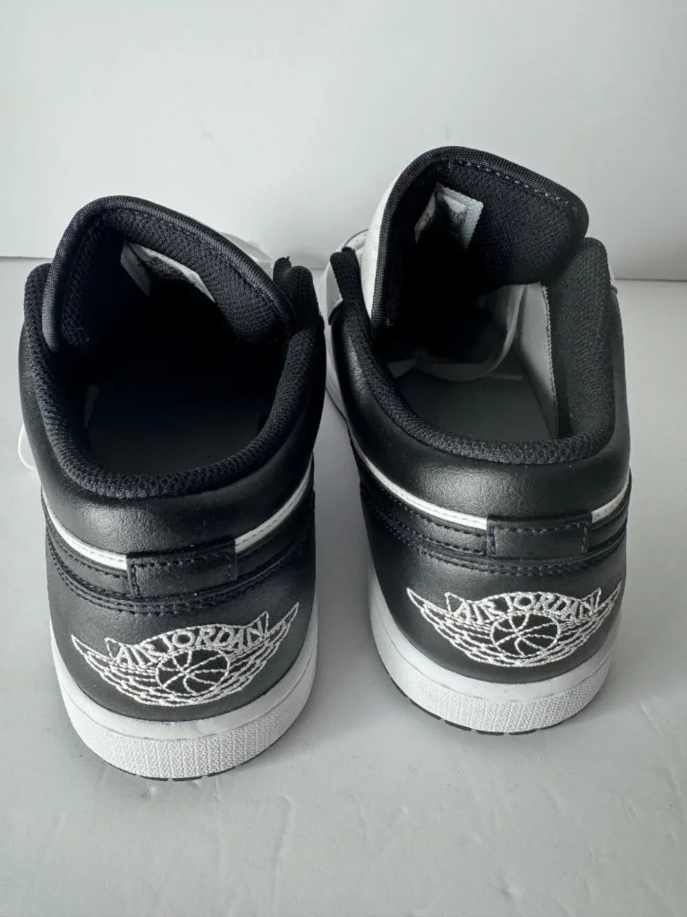 NWB Nike Jordan Air Jordan 1 Low White / Black Sneakers Shoes Men's US 11 EU 45